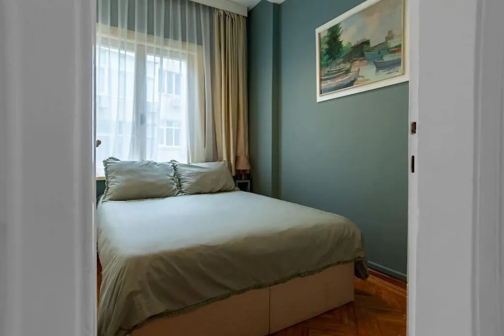Spacious & Peaceful 2Br Central Apt. W/ Balcony Istanbul