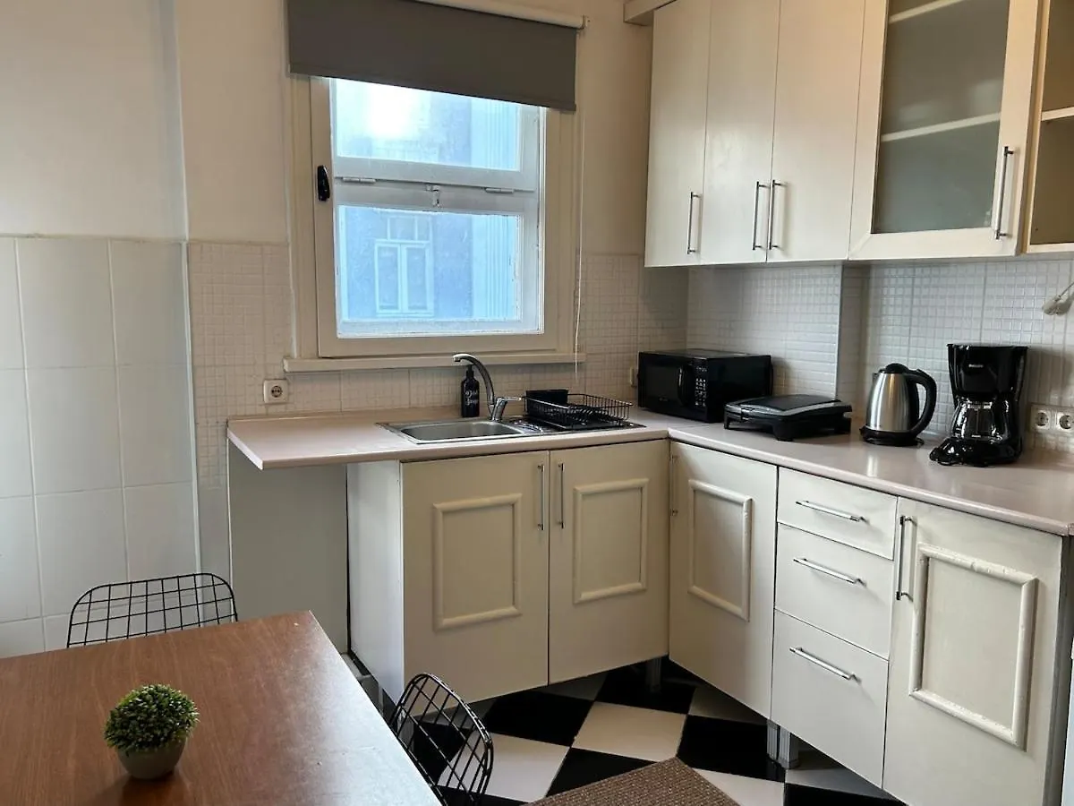 Spacious & Peaceful 2Br Central Apt. W/ Balcony Estambul