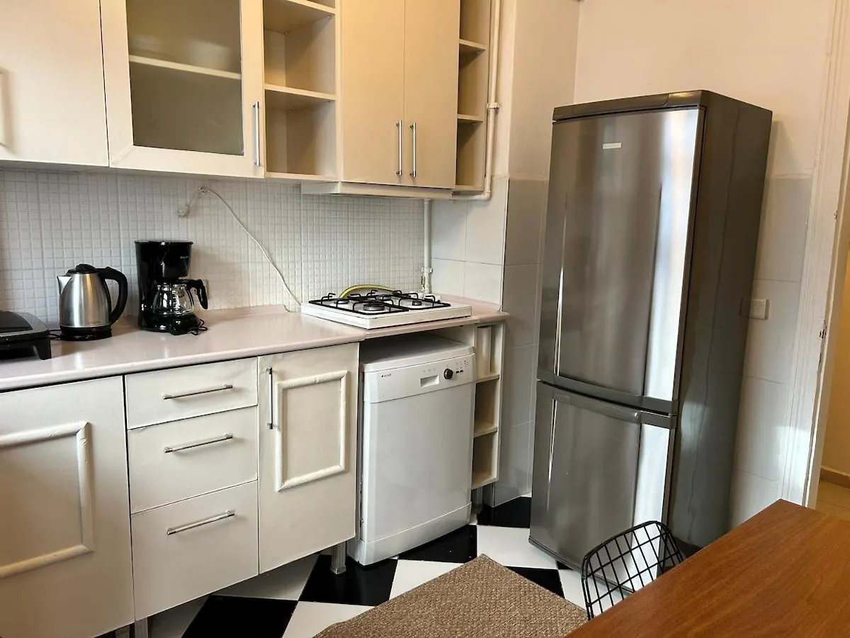 Apartamento Spacious & Peaceful 2Br Central Apt. W/ Balcony Estambul