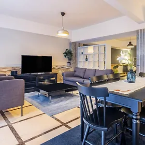 Studio Flat With Lovely Backyard In Nisantasi Apartment