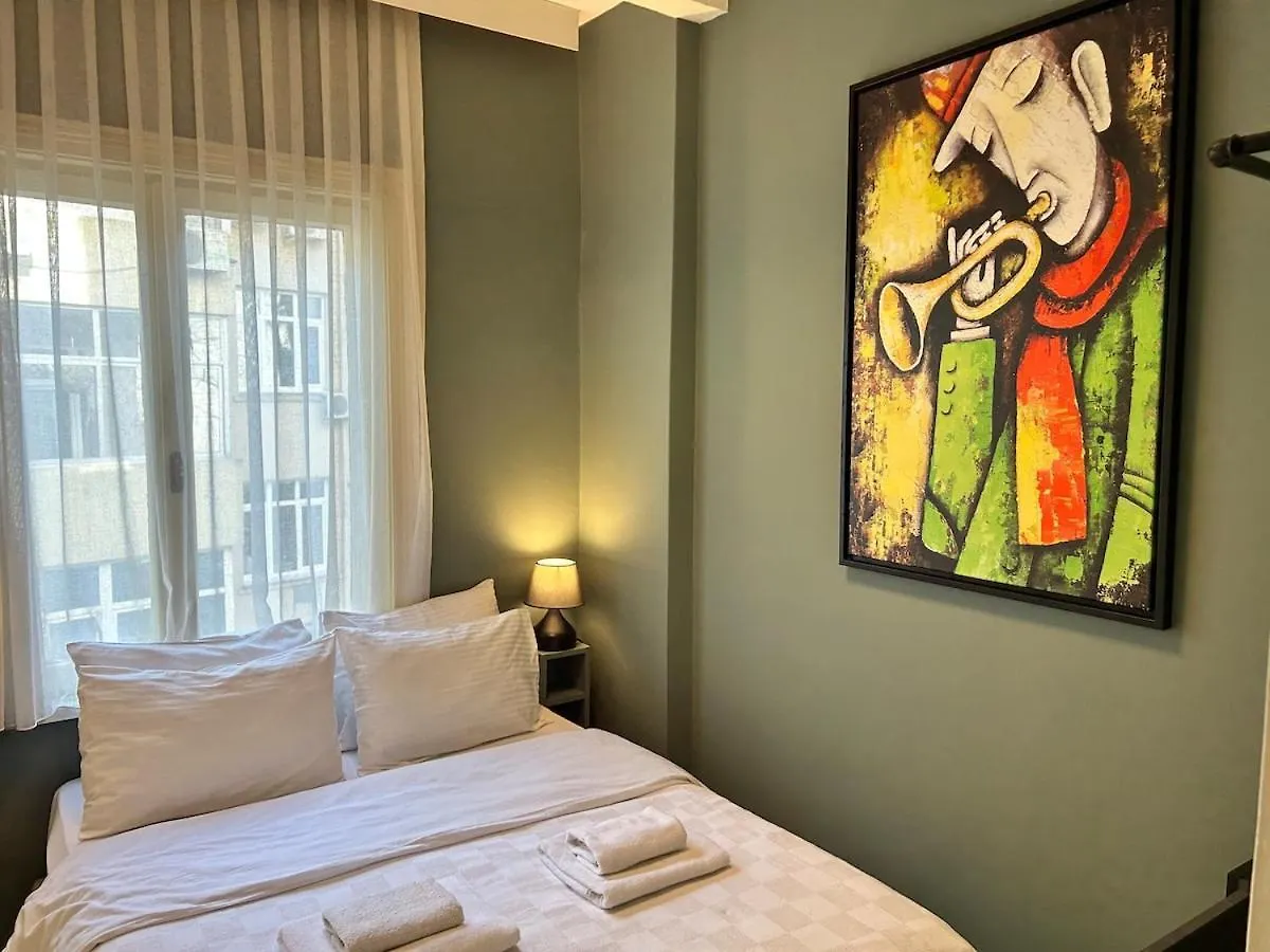 Spacious & Peaceful 2Br Central Apt. W/ Balcony Istambul 0*,  Turquia