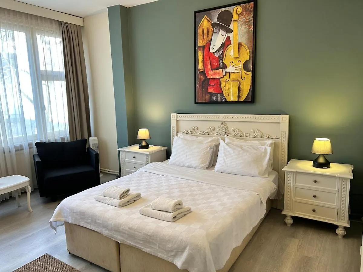 Spacious & Peaceful 2Br Central Apt. W/ Balcony Istambul